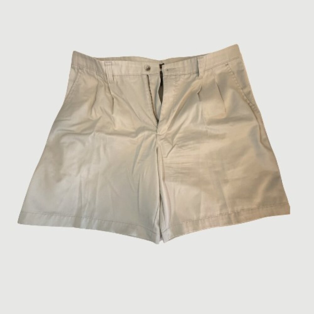 Gently Worn Off White Men's CHEROKEE Shorts Size 38 (BB0713)